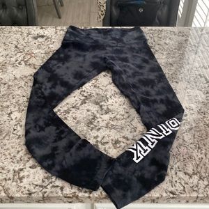 Victoria’s Secret Pink yoga pants S